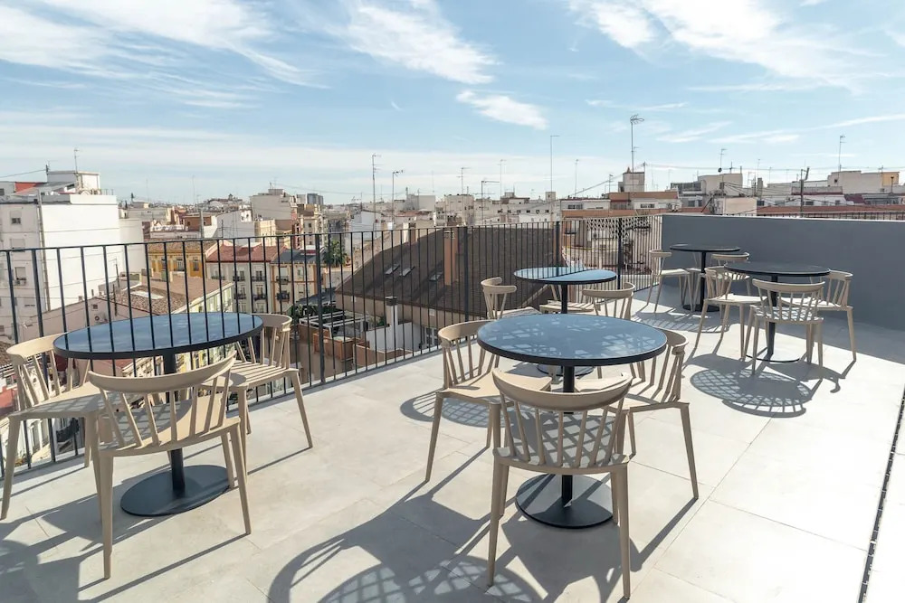 Limehome Valencia Carrer de Sant Jacint