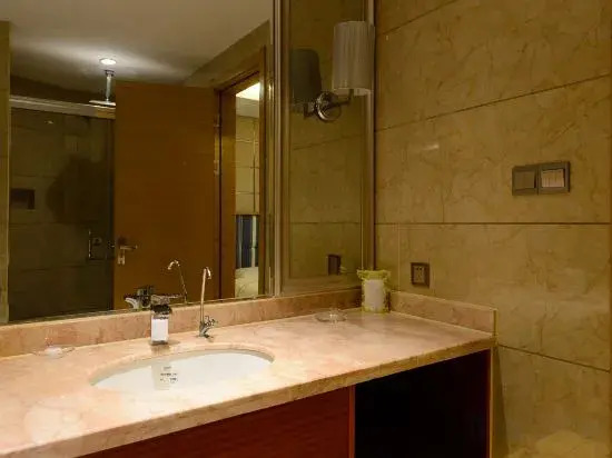Jinghu Hotel