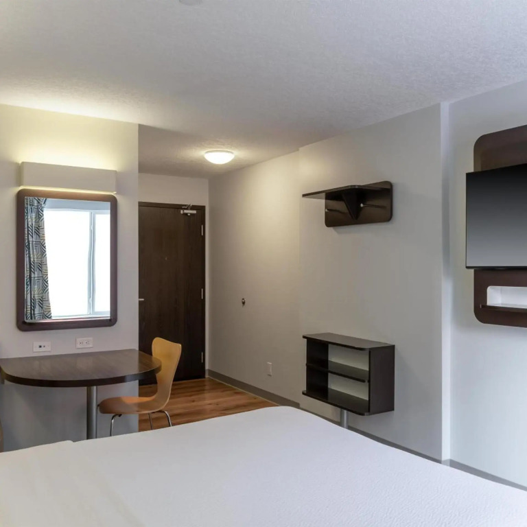 Motel 6 Airdrie