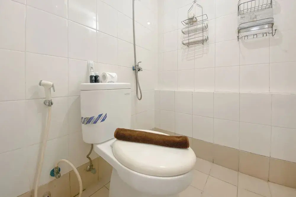 Comfort Stay 1Br With Extra Room At Bassura City Apartment