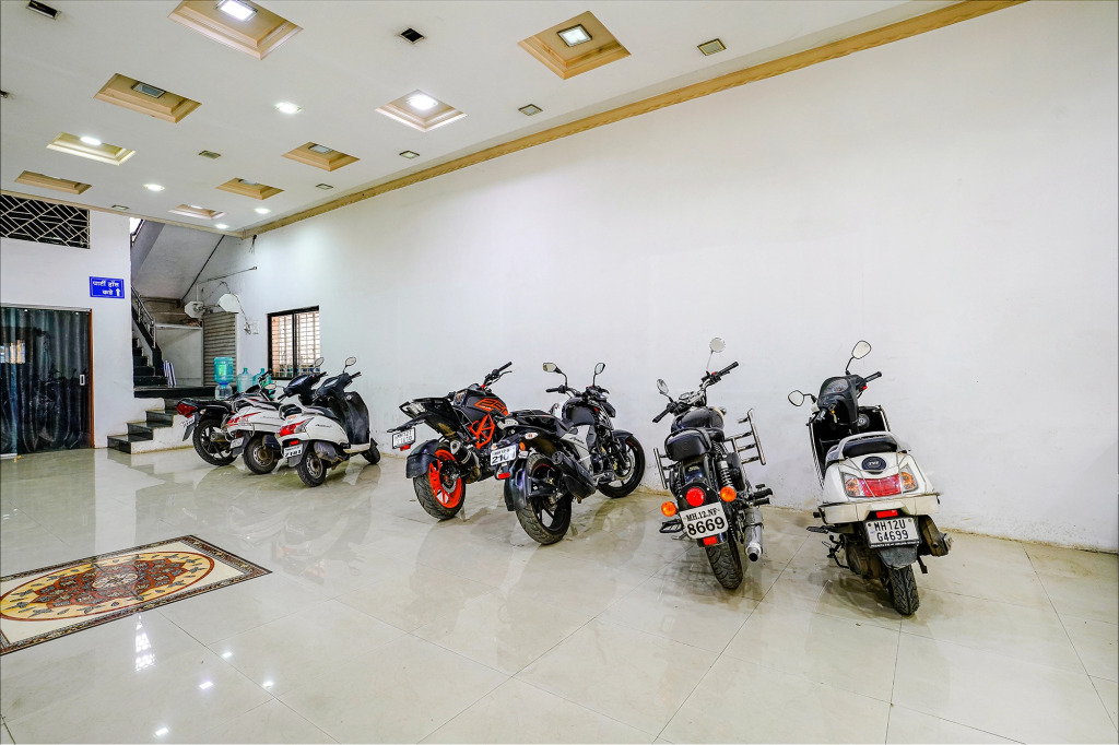 Fabhotel Kesar Inn