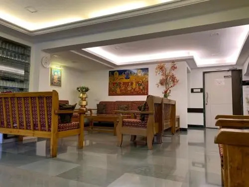 Honeybee Resorts