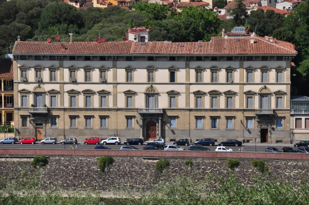 Santa Croce View Cool & Air Condizioned Private Entrance Apartment