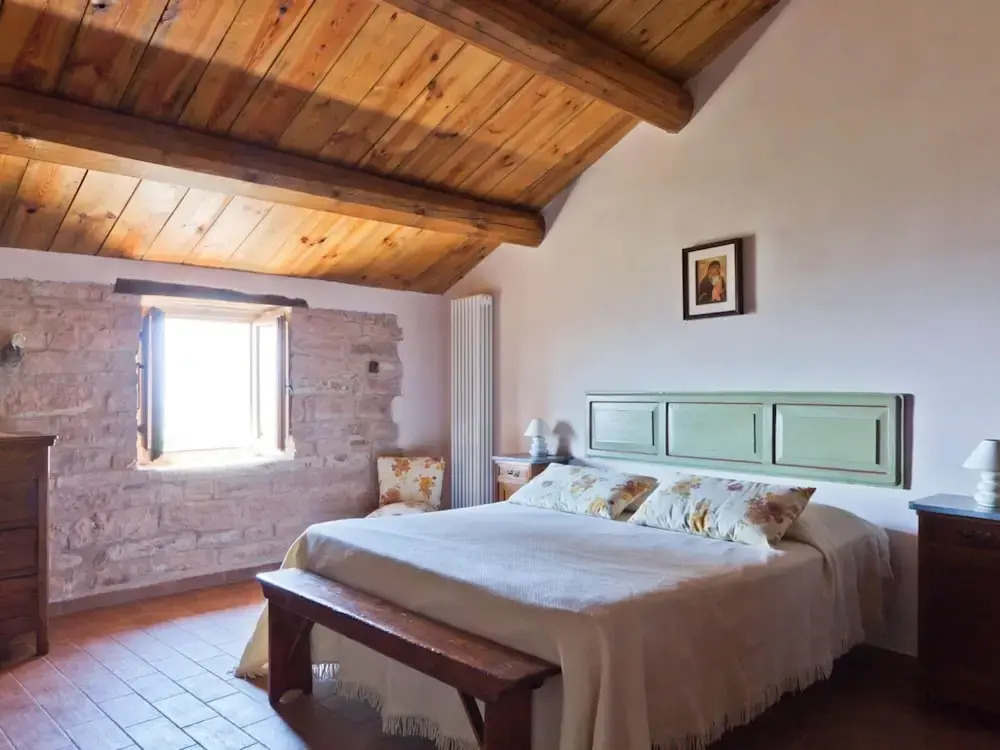 Graceful Holiday Home in Acqualagna With Swimming Pool