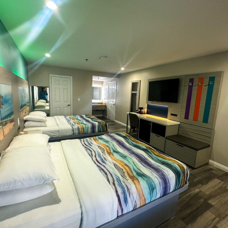 Wave Hotel Manhattan Beach