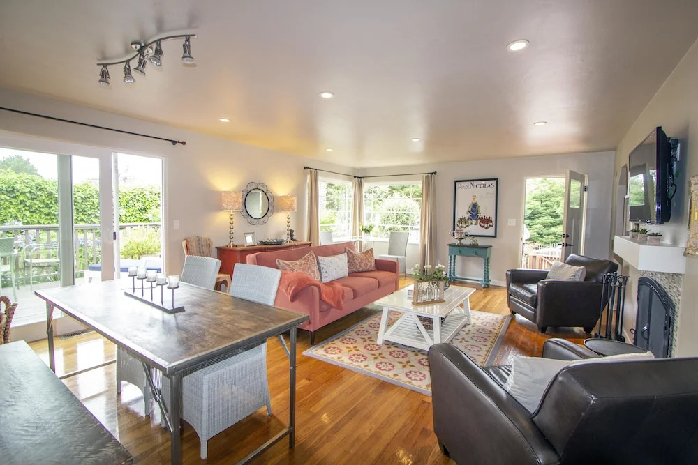 Charming Kismet Cottage! Aquarium Passes Included