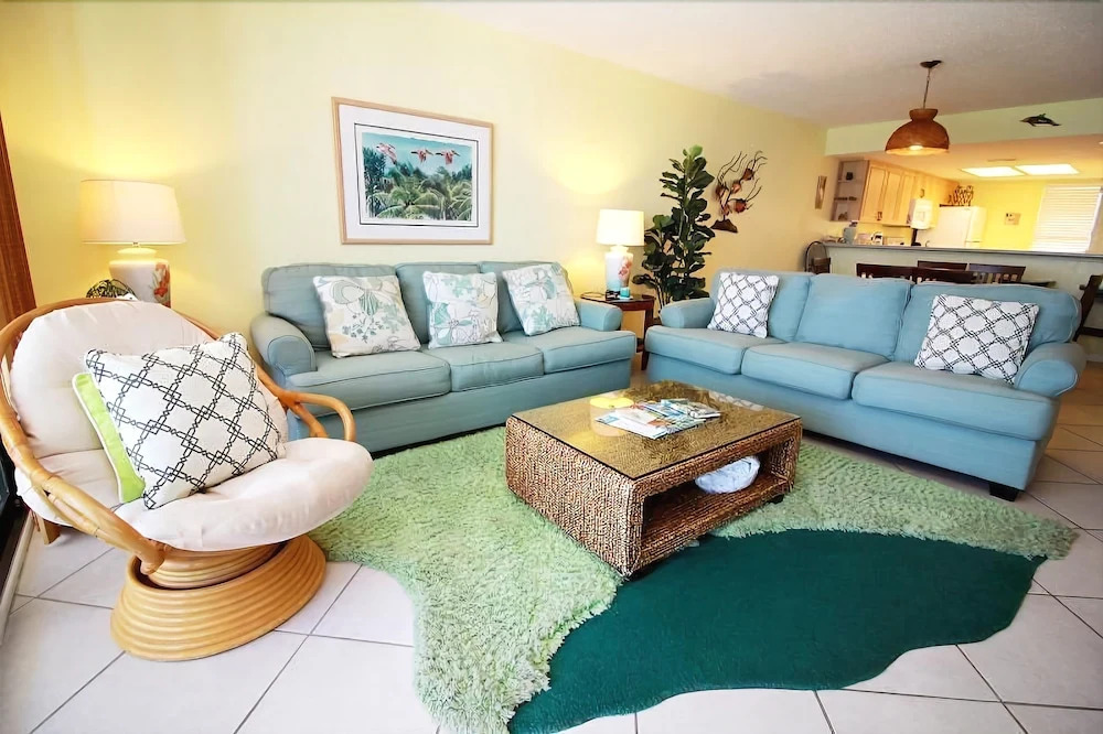 Windrift 410w 2 Bedroom Condo by RedAwning