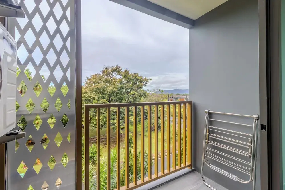 Prime Location 1BR Near Beach Club C240