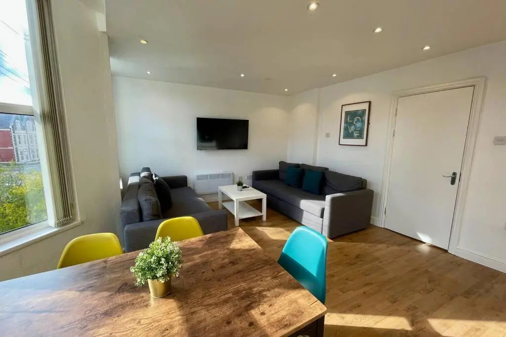 Group of 4 Apartments for up to 24 Guests