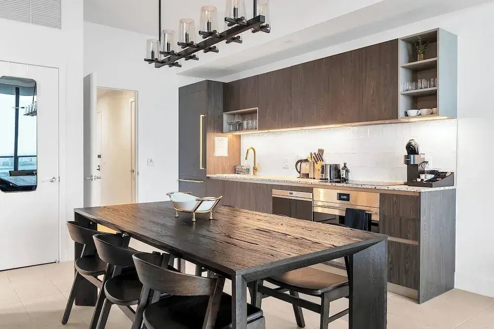3BR Penthouse Direct, Stunning Water Views