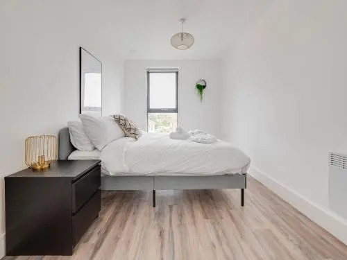 Pass the Keys Modern 2 Bedroom Apartment Manchester Media City