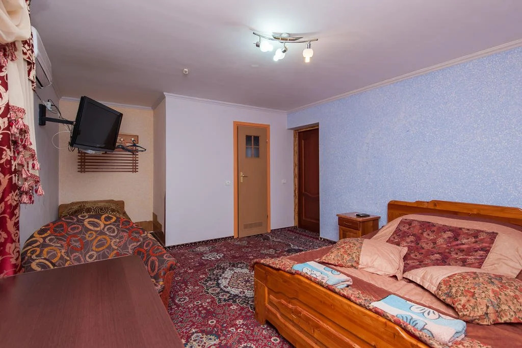Leoton Chernivtsi