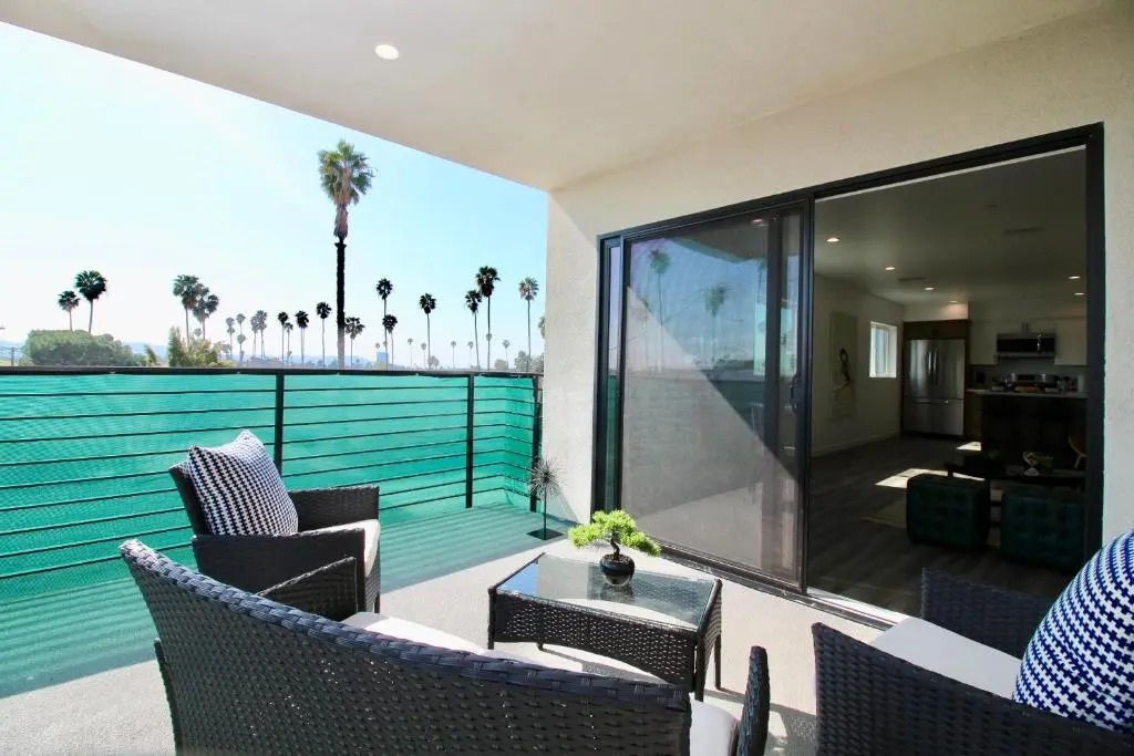 Los Angeles 3BR Villa Suites with Free Parking