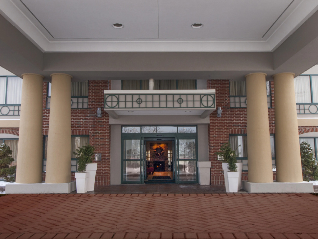 Holiday Inn Express & Suites Buffalo Airport by IHG