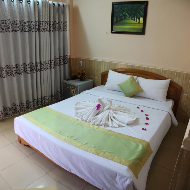 Hon Rom 2 Resort