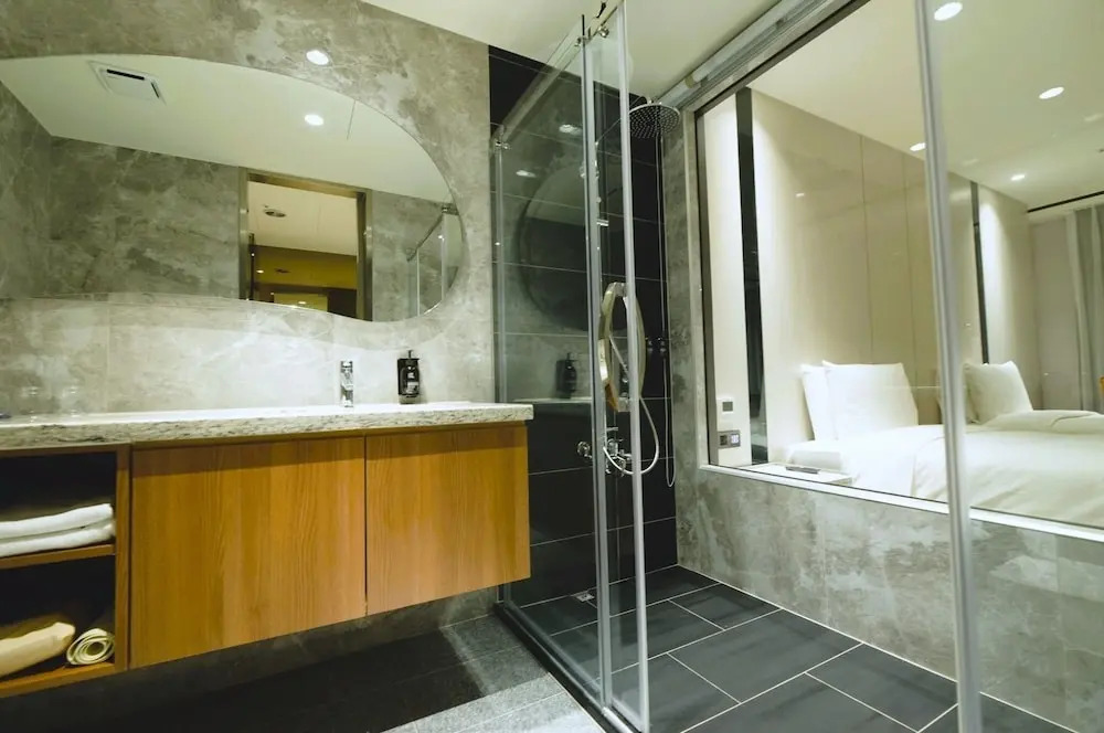 JingIn Hotel
