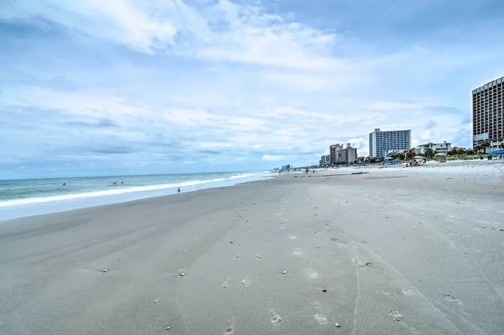 3 Mi to Broadway at the Beach: Oceanfront Getaway!