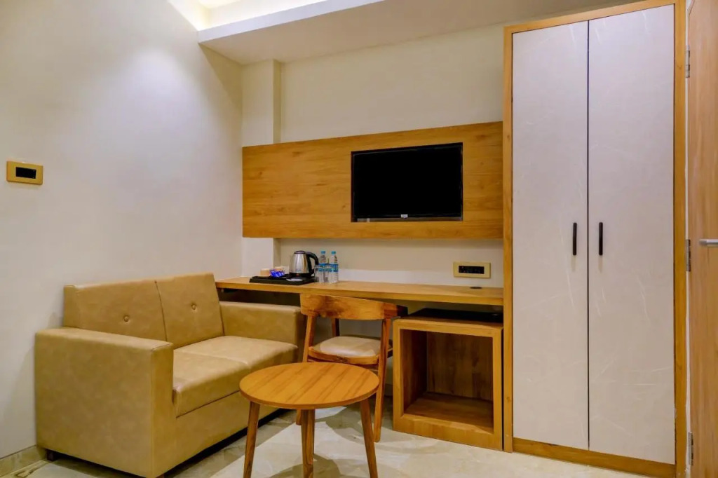 Metropolis Business Hotel