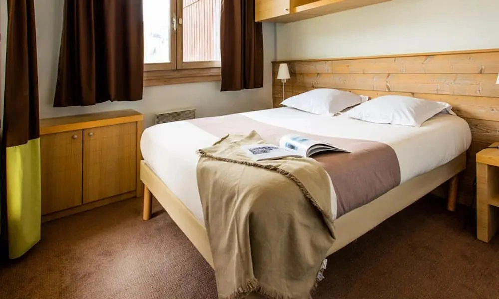 1 Bedroom Apartment + Sleeping Area for 6 People