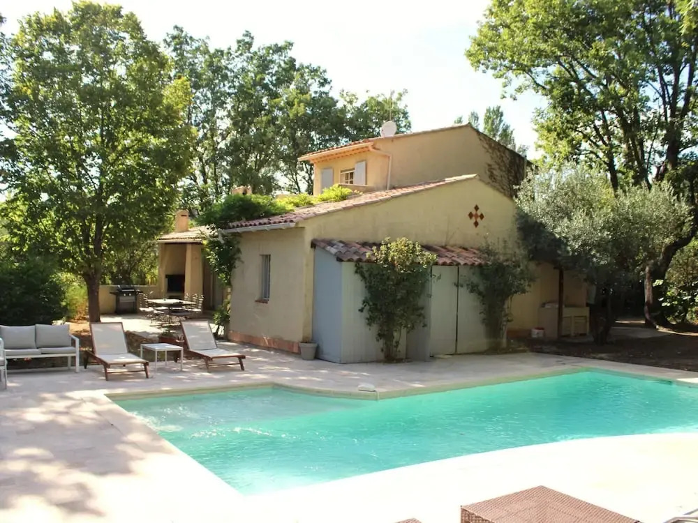 Beautiful House With Large Garden