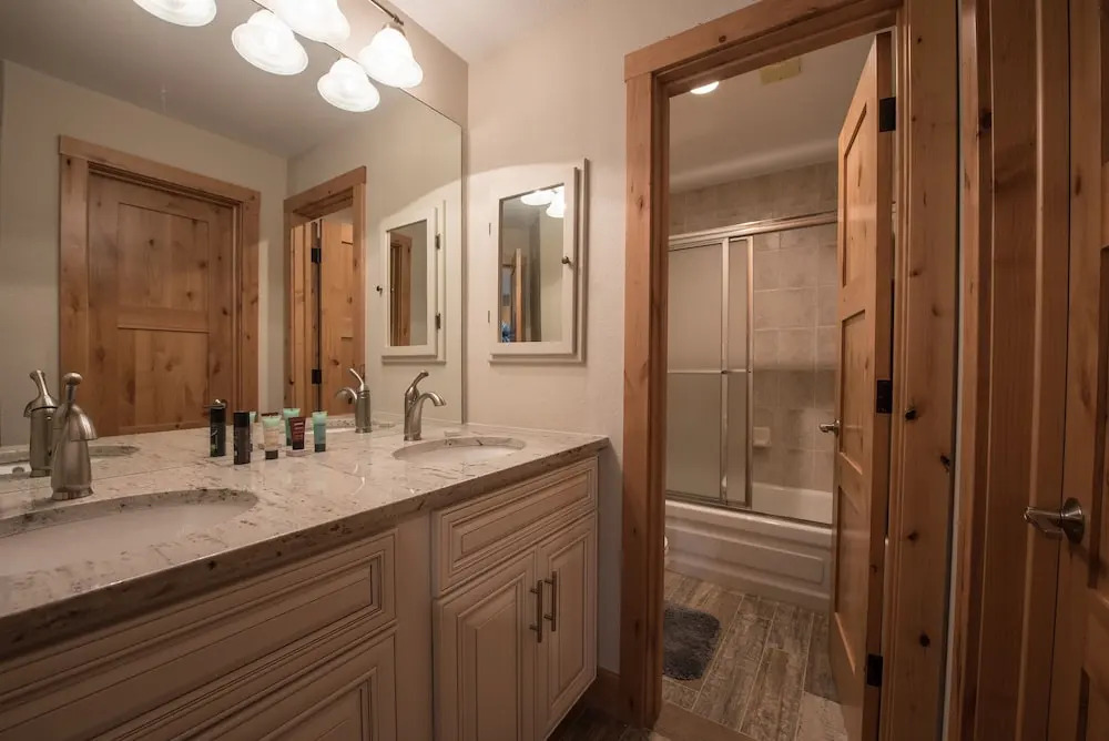 Recently Remodeled Ski Lodge Styled Plaza Condo - No Cleaning Fee! by RedAwning