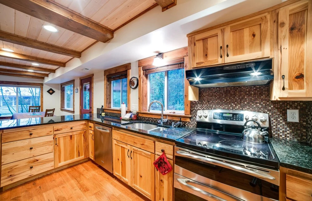 50mbr - Hot Tub - Pets Ok - Wi-fi - Sleeps 8 3 Bedroom Home