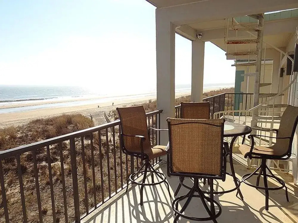 Ocean Sunrise 201 2 Br condo by RedAwning