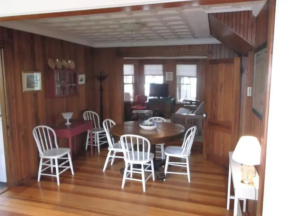 Cozy Cottage by the Sea - Y672