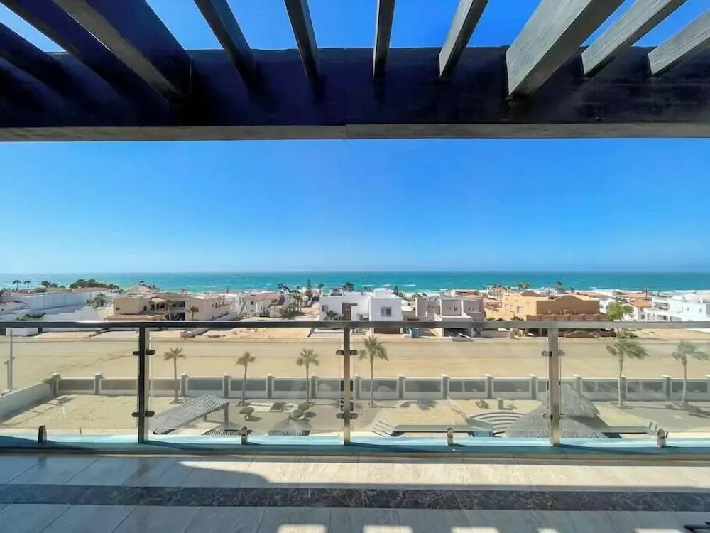 Upscale Ocean View Condo Close to it all Great