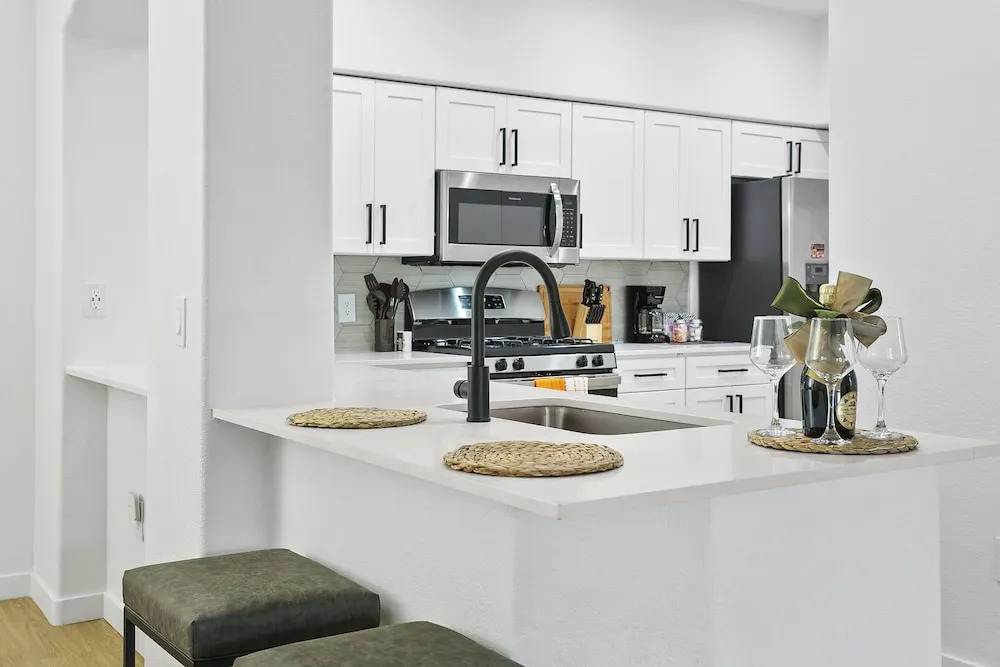 TWO Glendale CozySuites with Pool 2 & 9