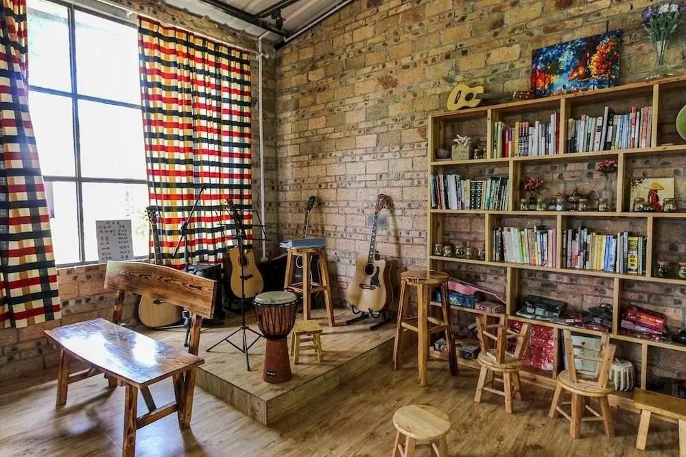 Weizhou Island Chujian Hostel