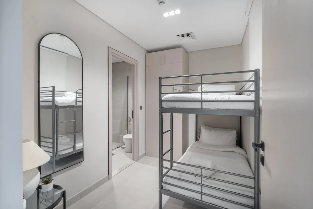 Free housekeeping visits during your stay - StayShort - Classy 4-Bedroom Villa With Spacious Balcony in Nad Al Sheba