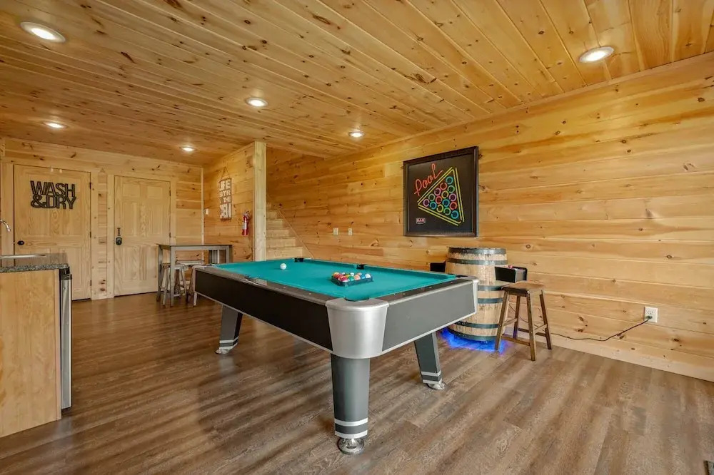 Bear Necessities - 3 Bedrooms, 3 Baths, Sleeps 10 3 Cabin by RedAwning