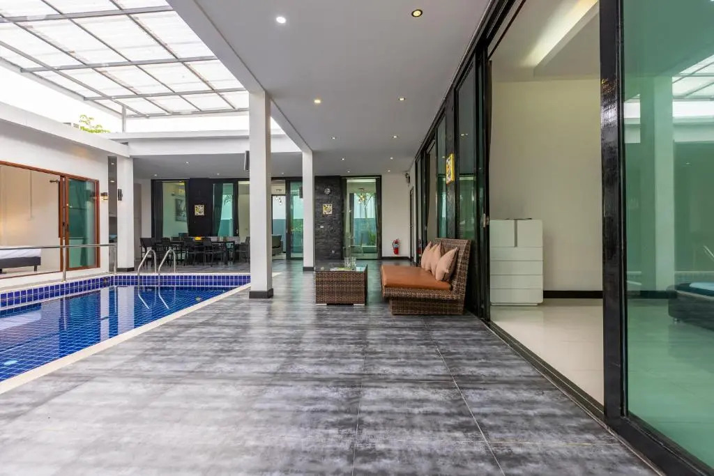 4 Bedroom Modern Pool Villa BL10