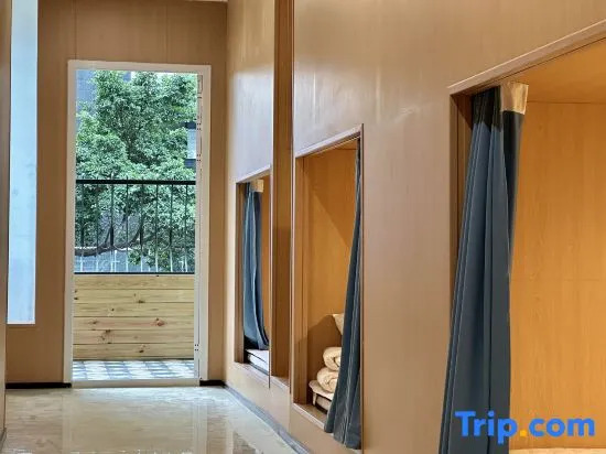 WoPing Youth Hostel（Beijing Road Store, Female Only）