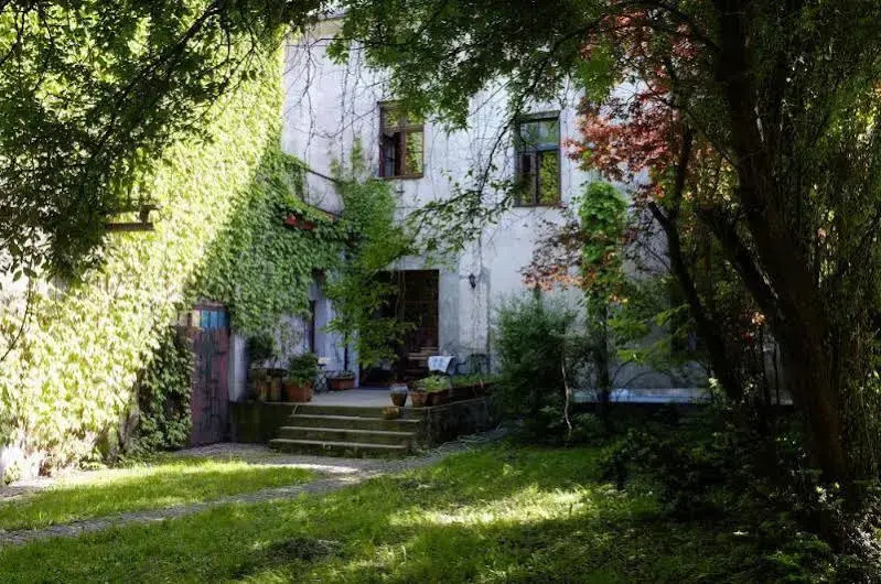 Piano Guest House