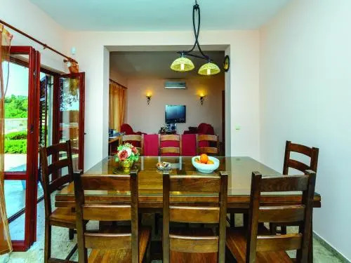 Awesome Home In Zaton Veliki