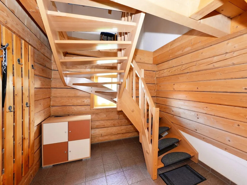 Ferienhaus aus Holz in der Nahe des Skigebiets