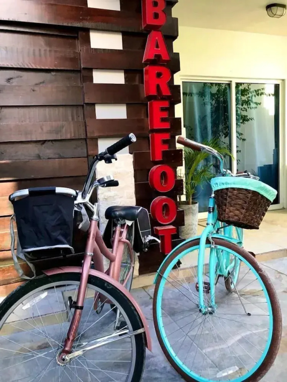 Barefoot Caye Caulker Hotel