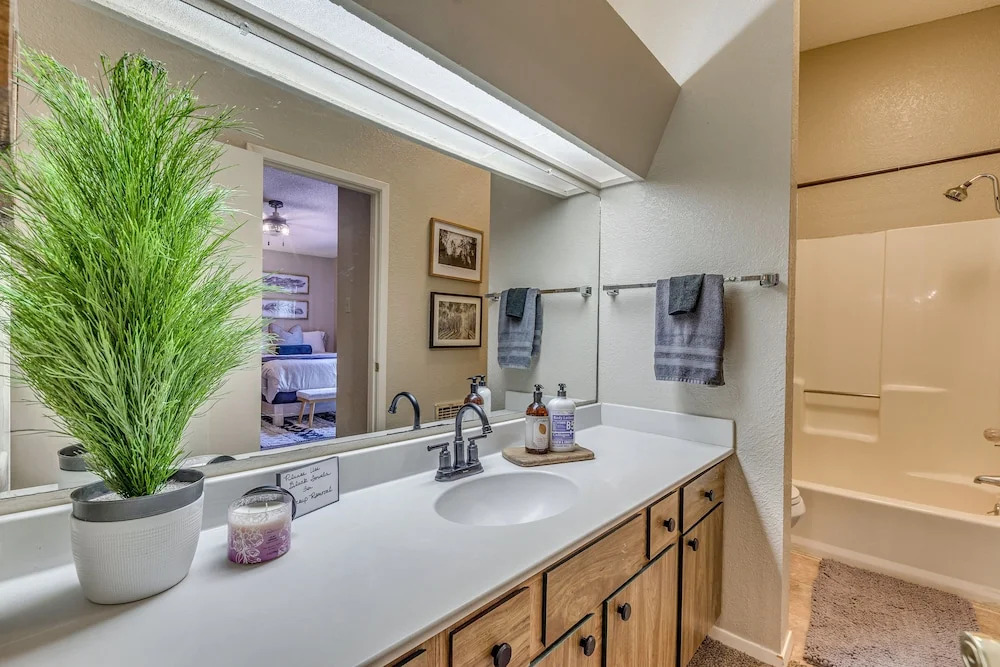 1 Mi to Ski Slopes: Alto Escape w/ Game Room!