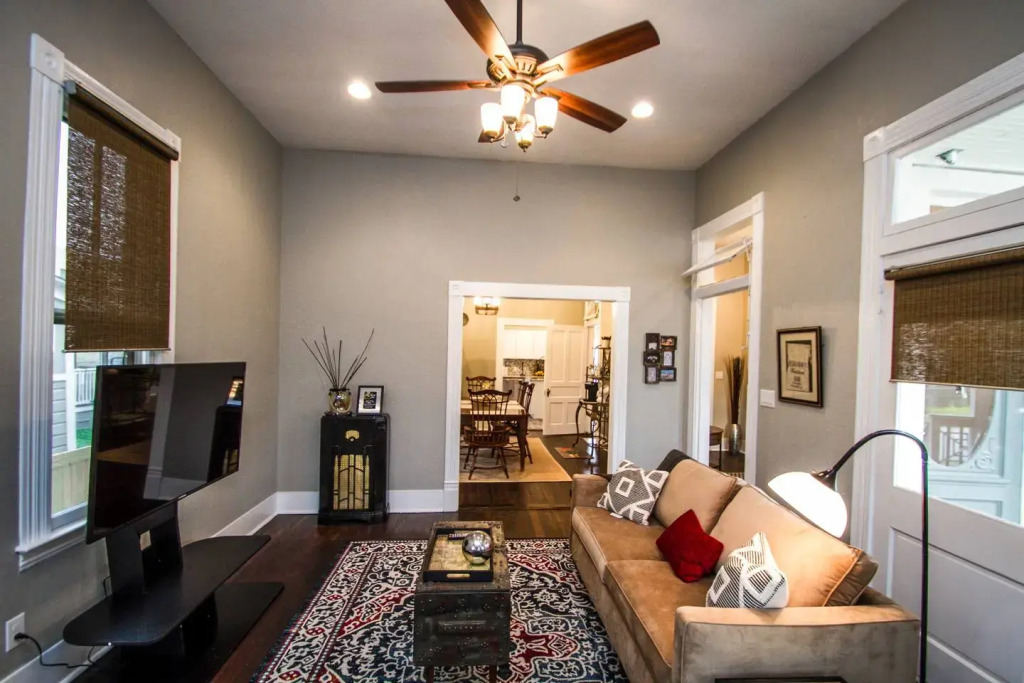 Restored Historic 2br/1.5ba House Near Downtown