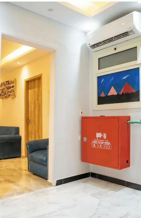 Hassan Pyramids Hotel & free access Rooftop & airport pickup
