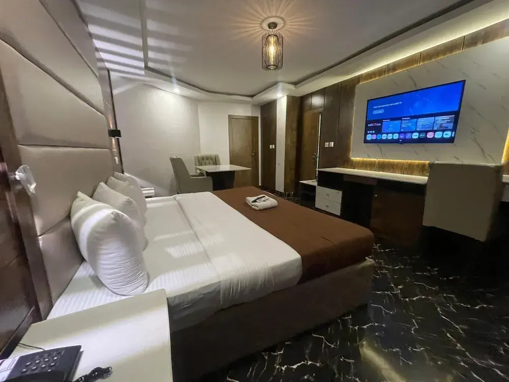 Presken Hotel Reliance