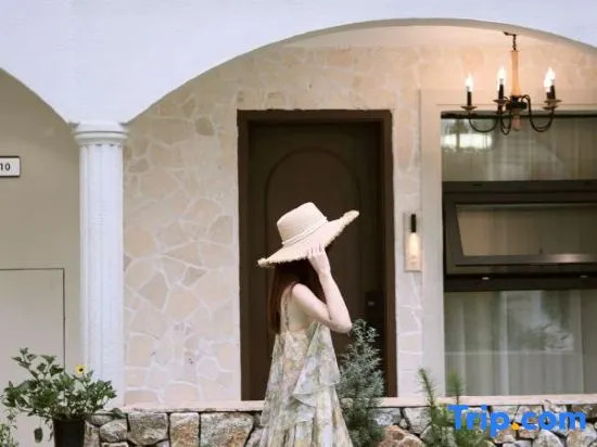 Encore South French Summer Garden Designer Homestay