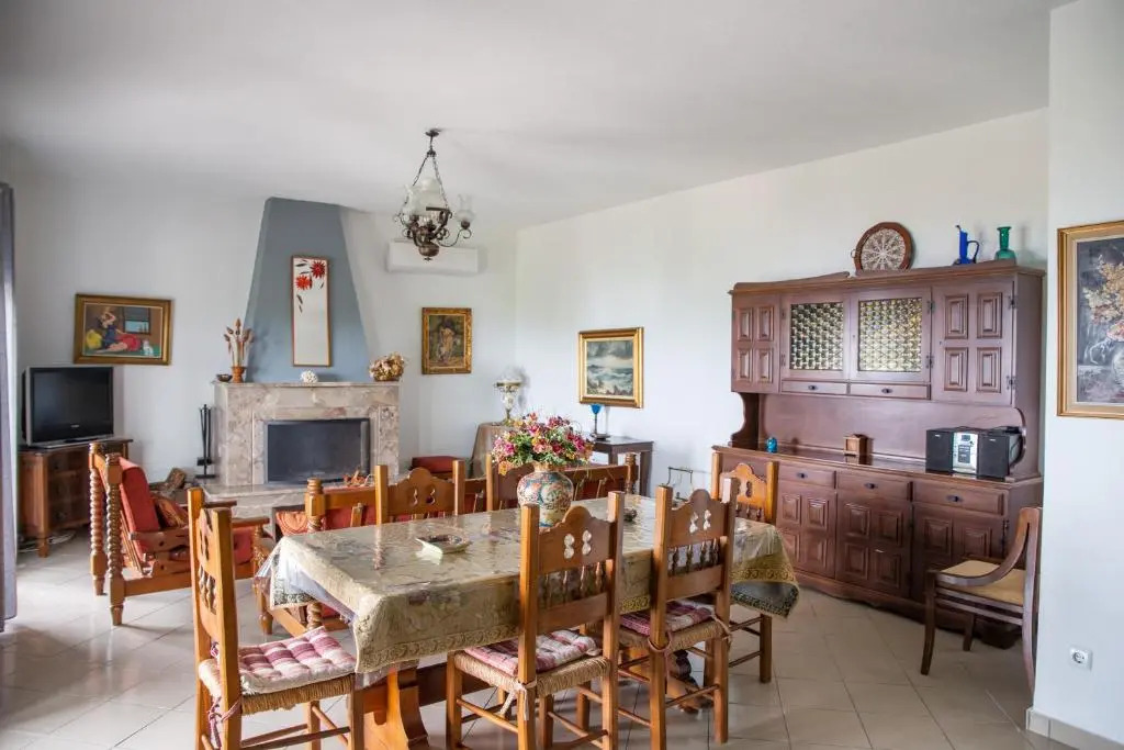 Eleni's House Chorefto