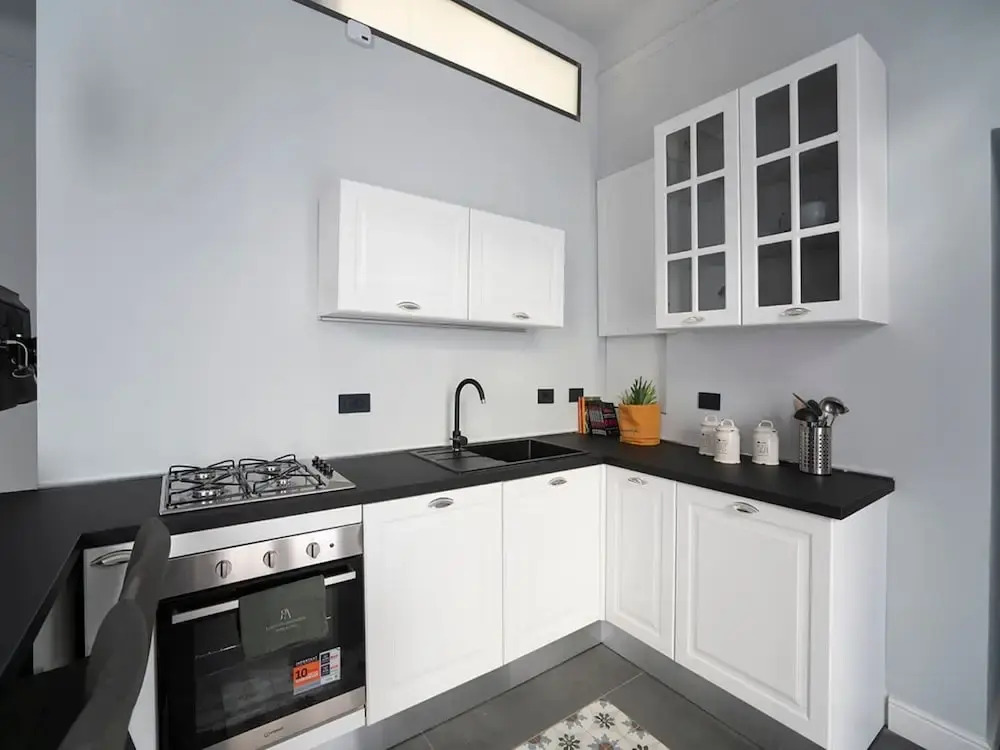 Charming Modern Apartment Near Argonne
