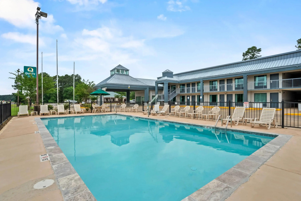 Quality Inn Louisville MS