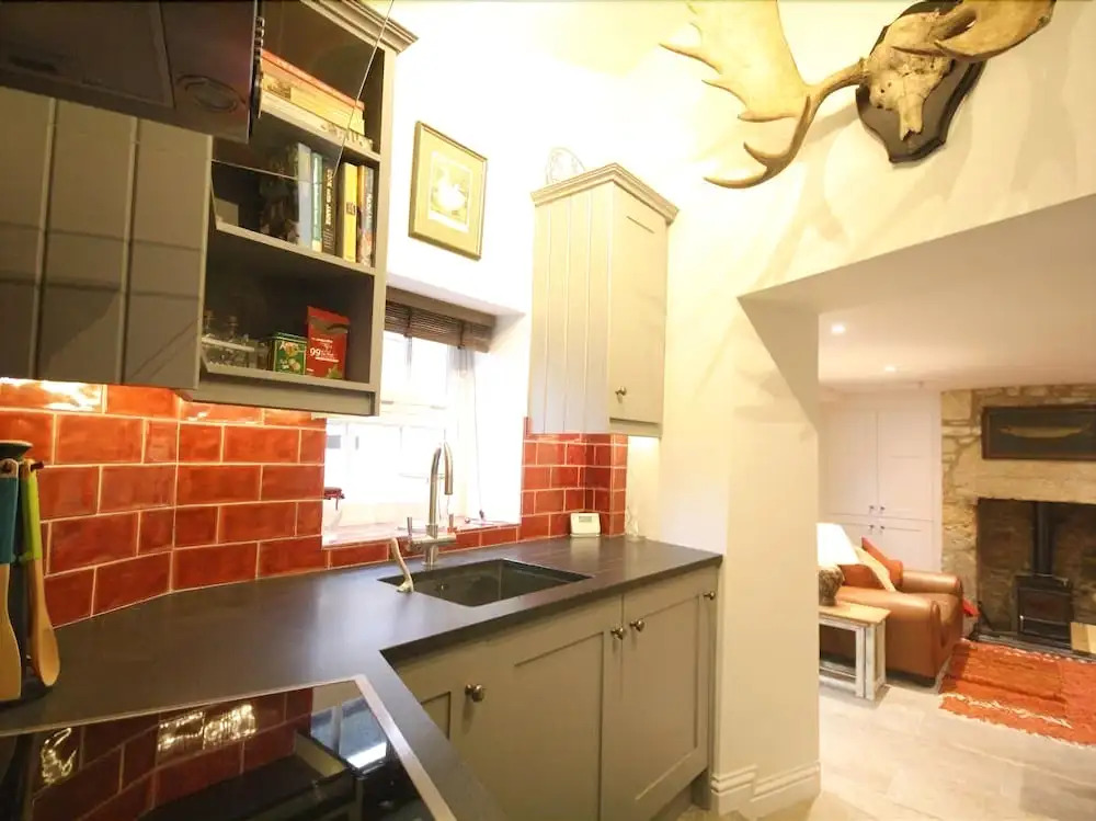 Mad Molly's Cottage