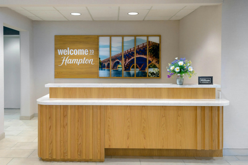 Hampton Inn & Suites-Austin Airport