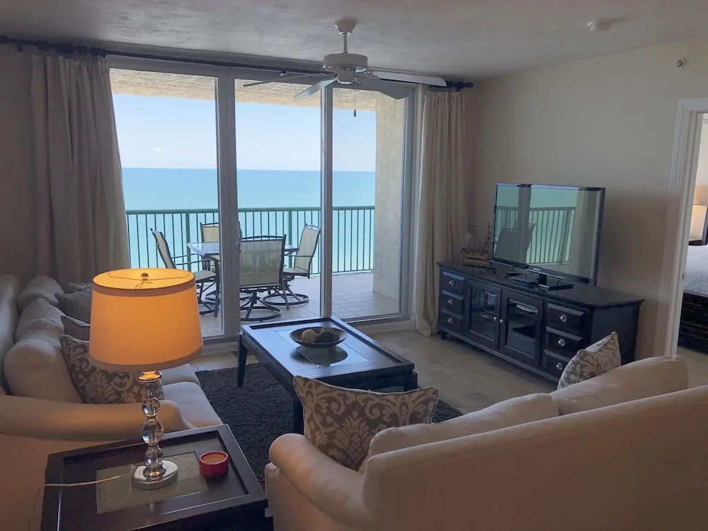 Dimucci TT 1903 3 Bedrooms 3 Bathrooms Condo